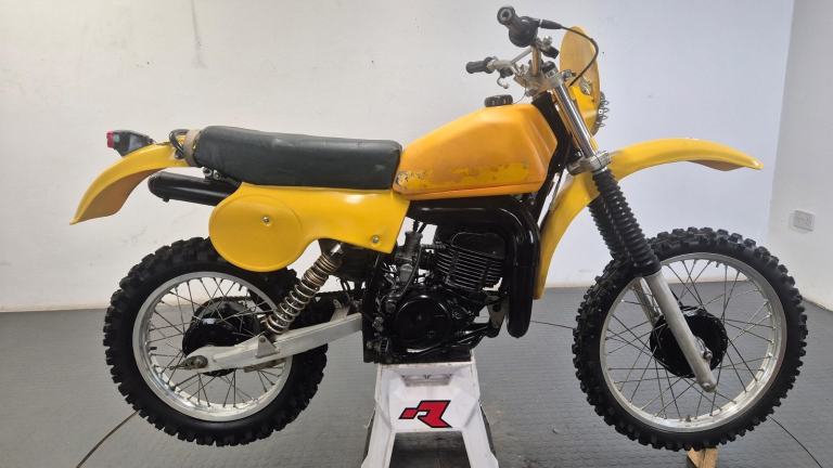 SUZUKI PE 400 1981 2 STROKE TWINSHOCK ENDURO BIKE*NICE & EASY RESTORATION*