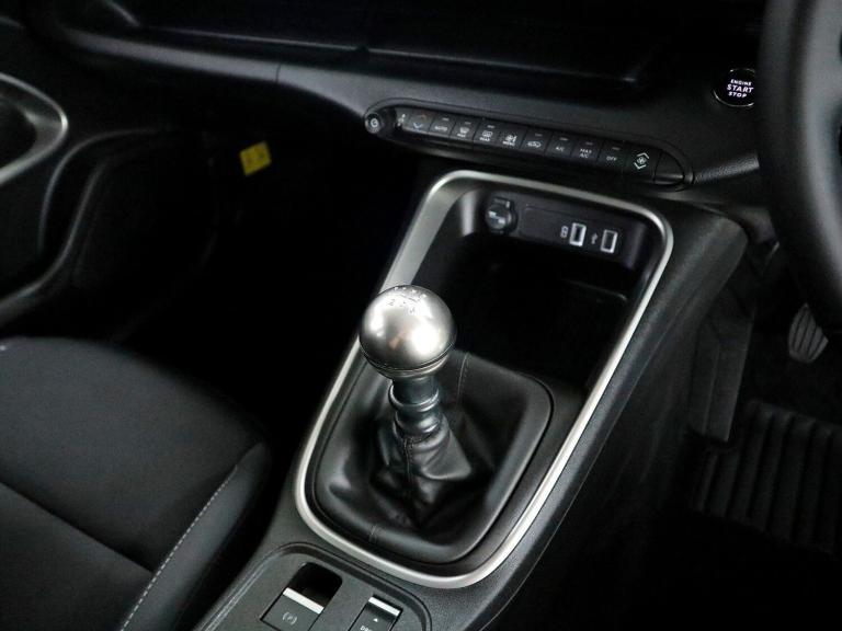 2024 Jeep Avenger 1.2 Altitude 5DR Suv Petrol Suv Petrol Manual