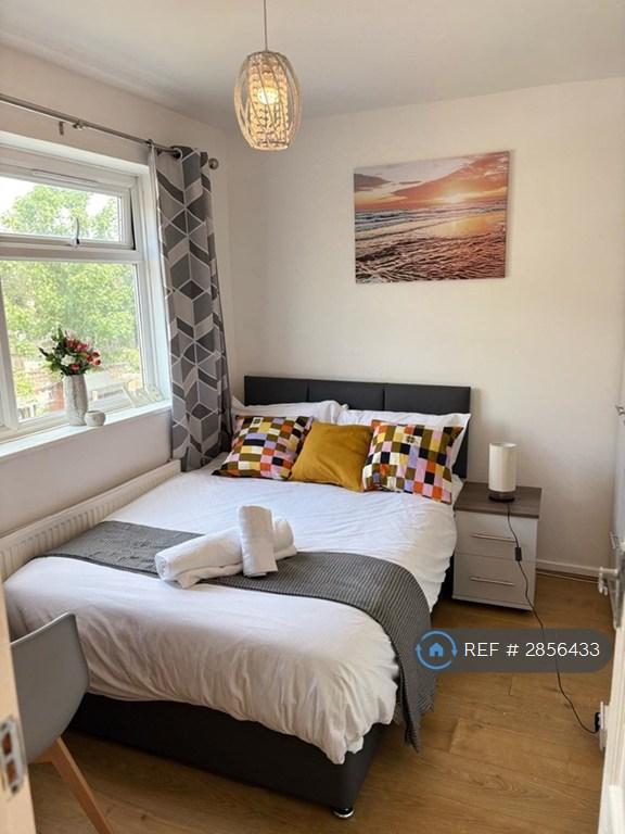 4 bedroom house in Ampleforth Road, London, SE2 (4 bed) (#2856433)