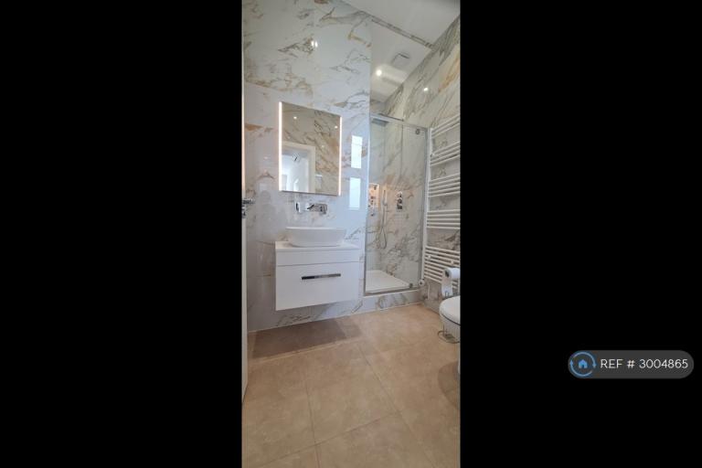 Studio flat in Tooting Bec, London, SW17 (#3004865)