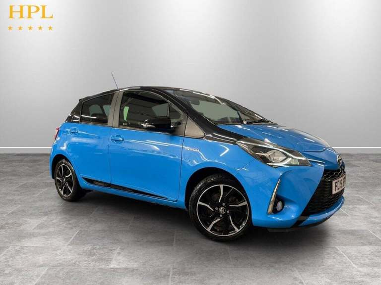2019 Toyota Yaris 1.5 VVT-h Cyan Bi-Tone Hatchback 5dr Petrol Hybrid E-CVT Euro 6 (s/s) (100  Hat...