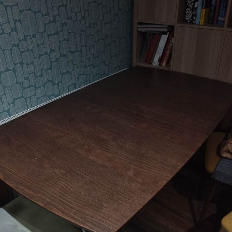 FREE Wooden extendable dining table, brown