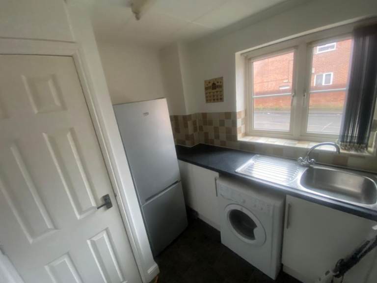 Spacious 1 bed flat to let 