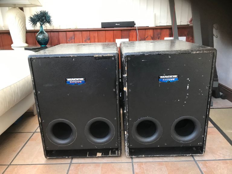 Mackie srs1500 base bins