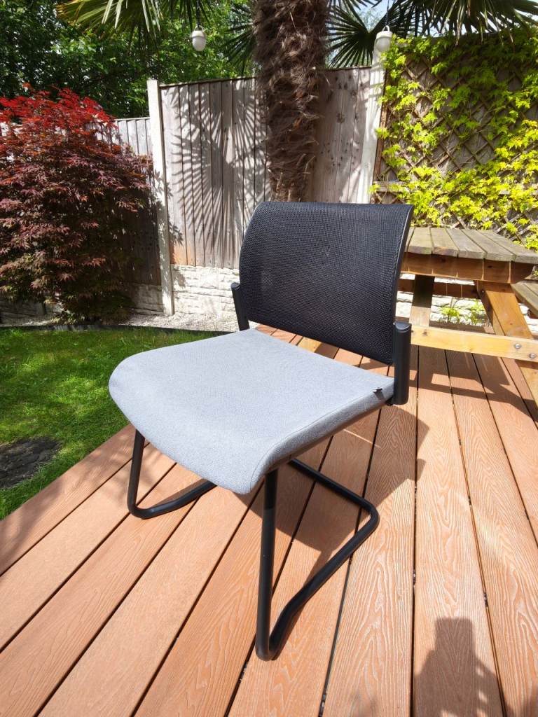 Modern Cantilever Office Chair by Edge Design – Conference / Meeting Chair