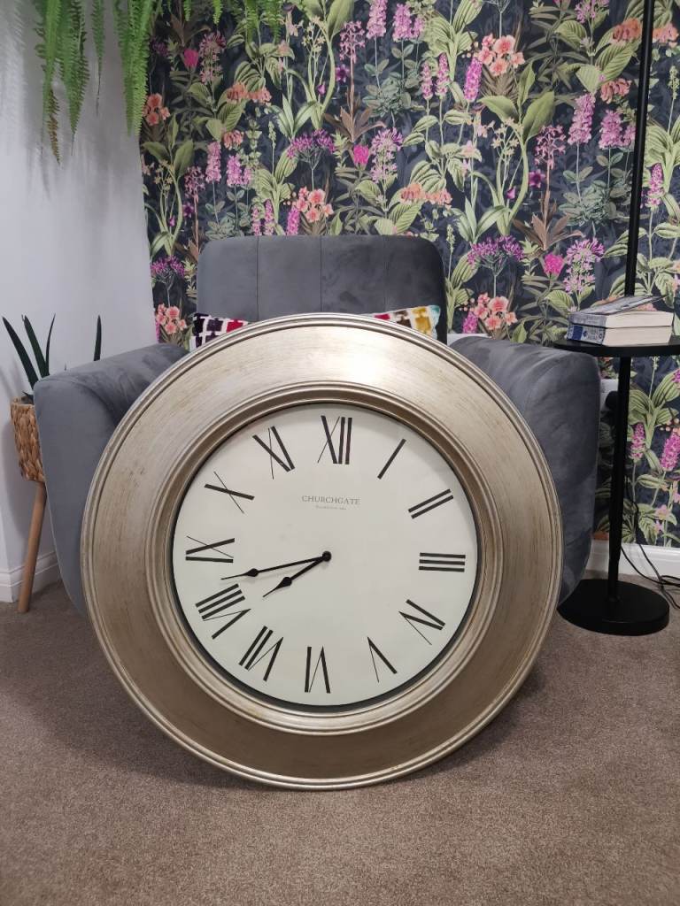 Large wall clock