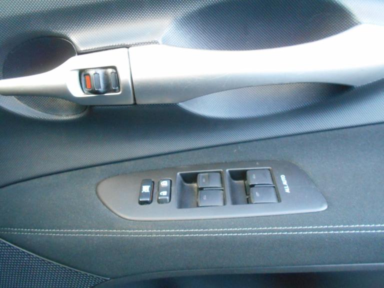 2012 Toyota Auris 1.6 V-Matic TR 5dr HATCHBACK Petrol Manual