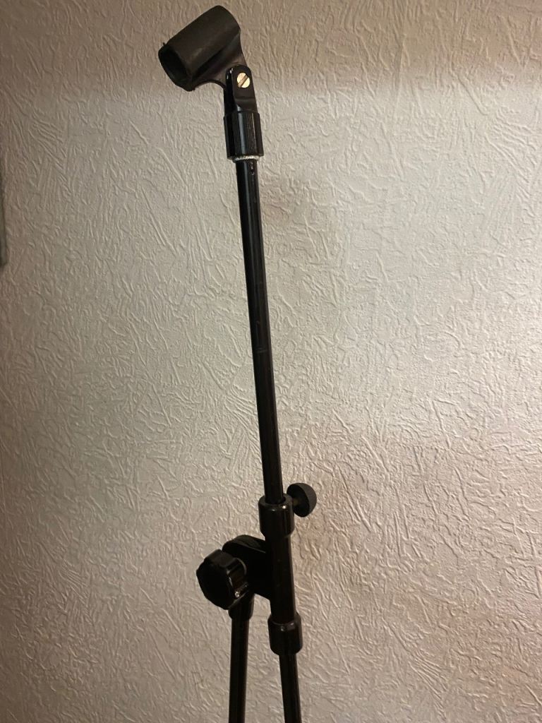 Microphone stand