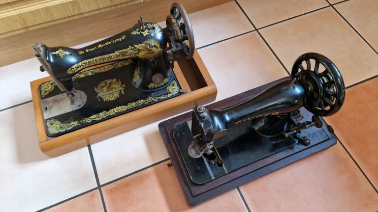 Antique Singer x2 Sewing Machines 