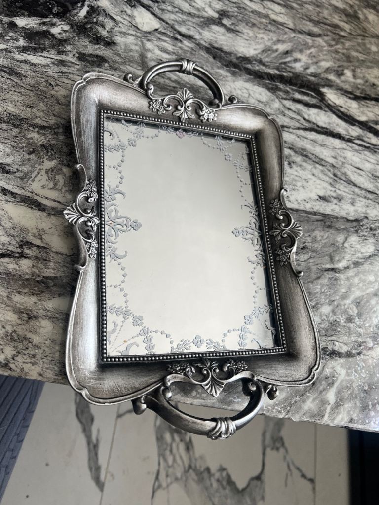 Mirror trays 