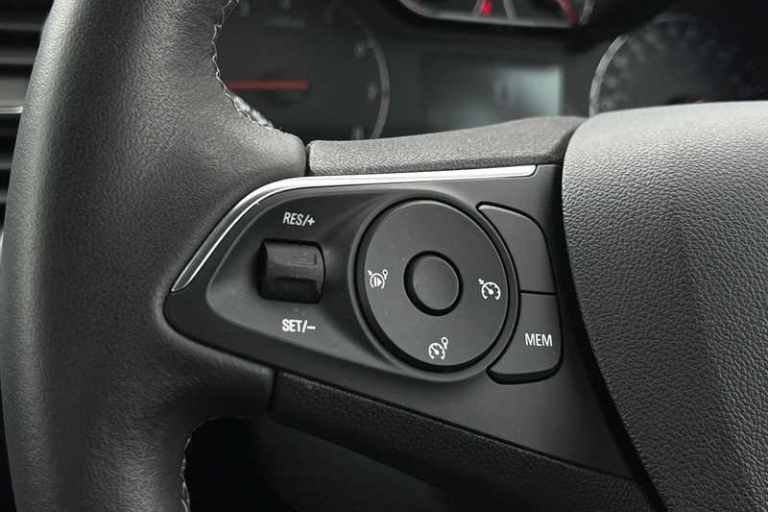 2022 Vauxhall Crossland 1.2 SE Edition SUV 5dr Petrol Manual Euro 6 (s/s) (83 ps) SUV Petrol Manual