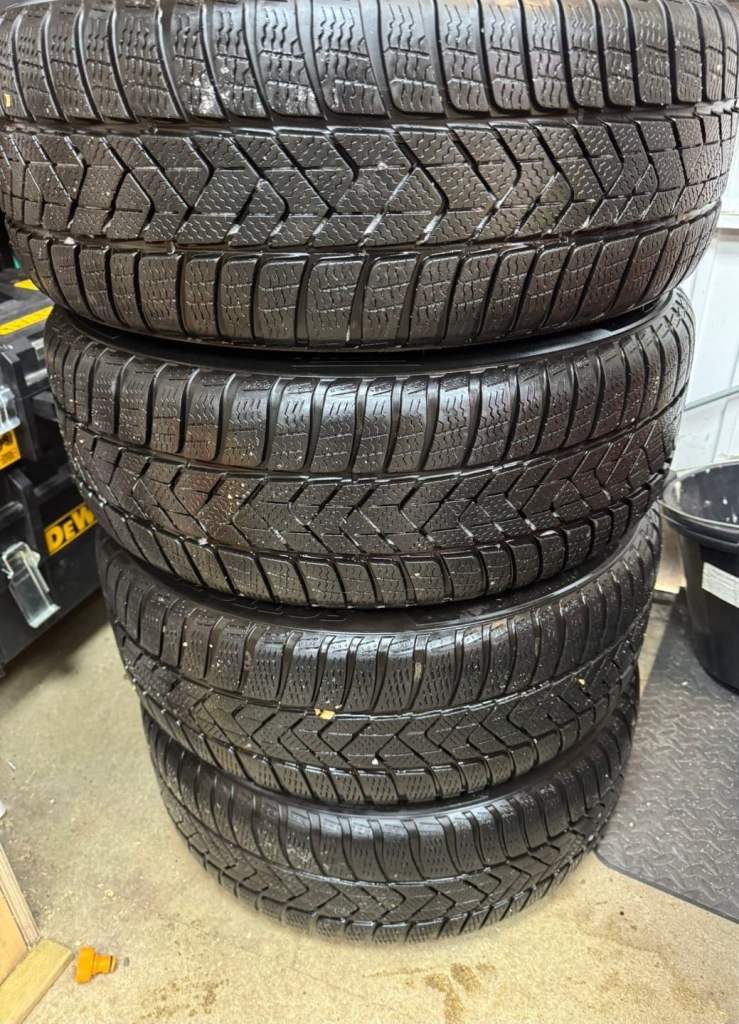 Mercedes A class Alloy wheels winter tyres