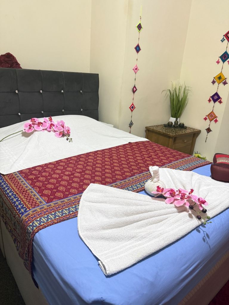 Maya Thai traditional hot oil massage