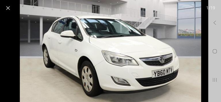2011 Vauxhall Astra 1.4 16v Exclusiv Euro 5 5dr HATCHBACK Petrol Manual