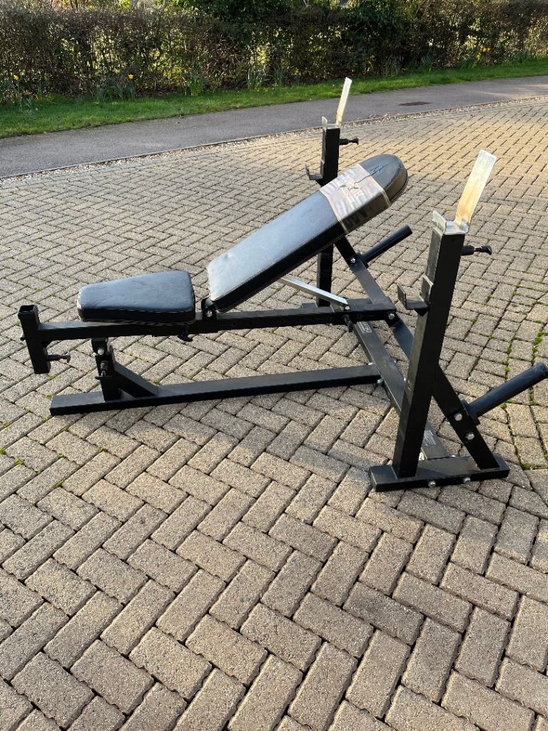Powertec Olympic weights bench , flat incline decline gym bench. Open to offers