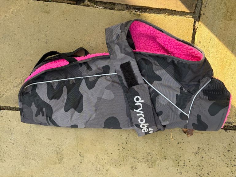 Dryrobe for dog size M good as new 