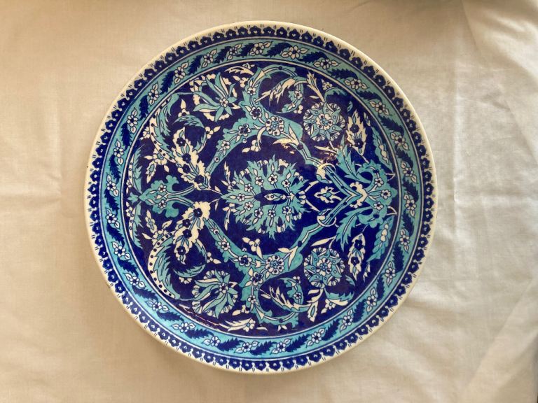 Vintage Turkish ceramic decorative plate – Iznik style