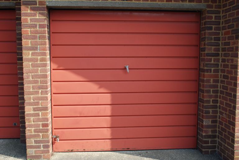 Large garage with electricity to let in Finchley nr Golders Green Highgate Hampstead