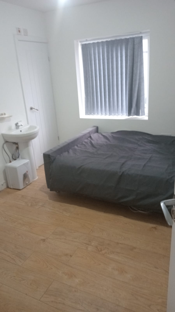 Spacious & Cosy double Room for Rent BD7 3LP