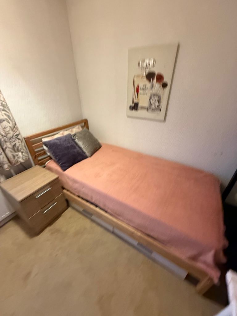 Modern Furnished Double and Single Rooms