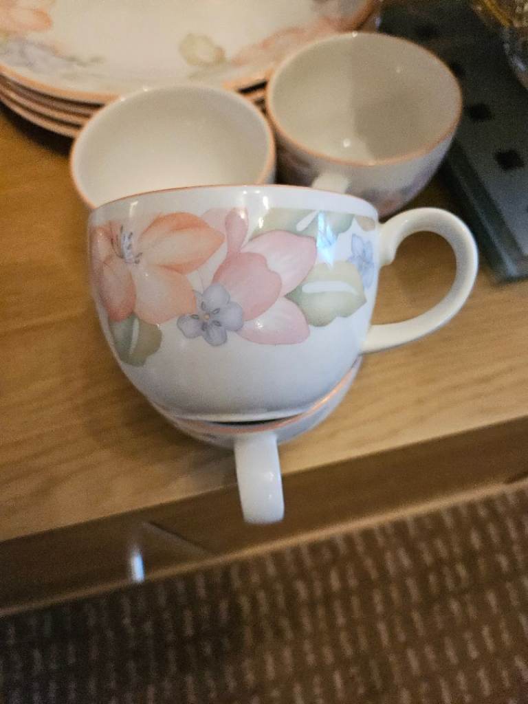 Old St Michael dinner / tea set