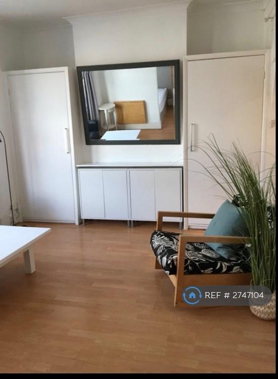 1 bedroom flat in Minard Rd, London, SE6 (1 bed) (#2747104)