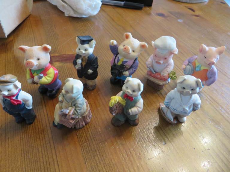 9 Pottery pugs ideal for cake toppers NEW