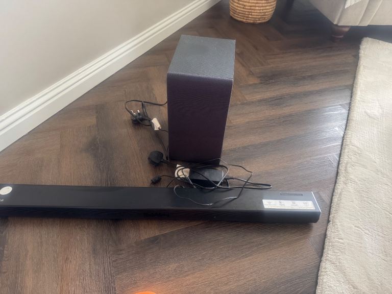 LG wireless sound bar
