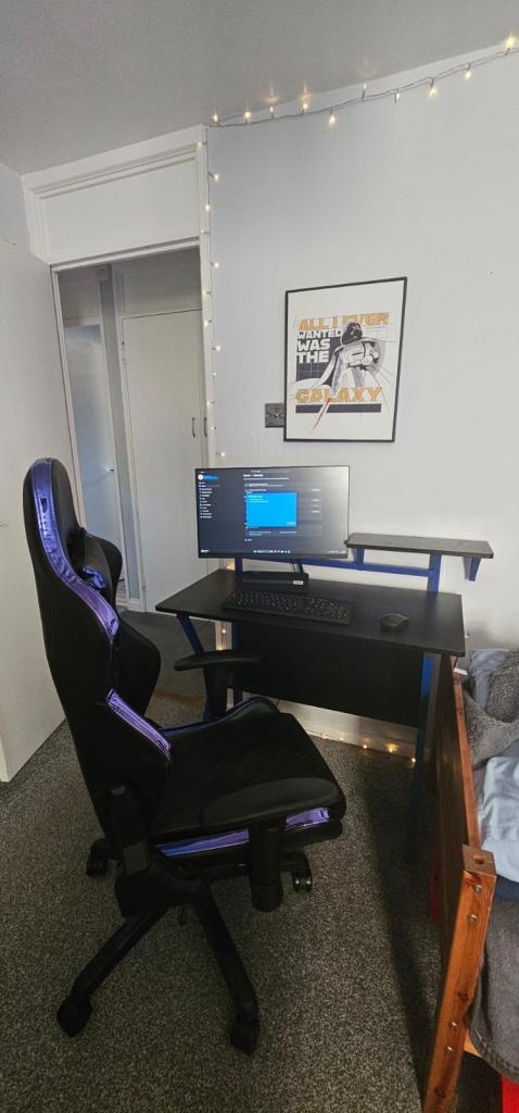 Computer desk, chair and all in 1 pc