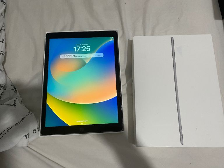 APPLE IPAD PRO 12.9" GOOD CONDITION 