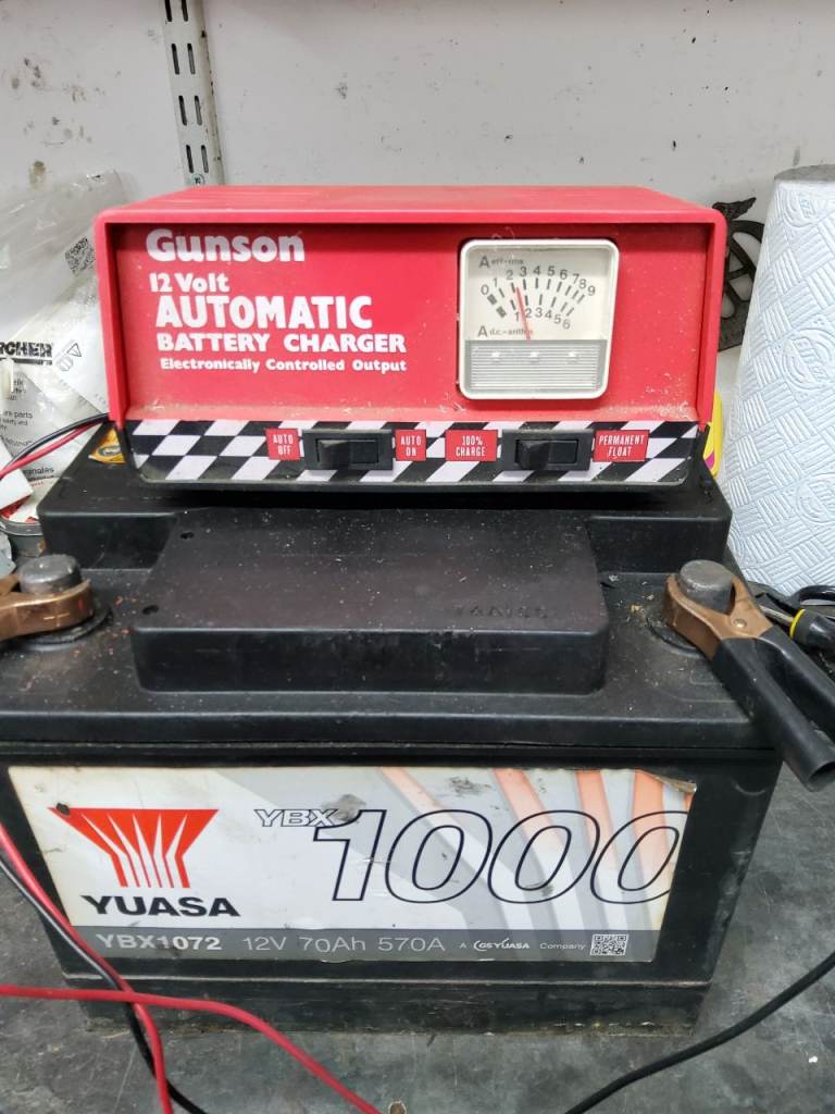 Vintage Gunson 12v Battery Charger for Lead / Acid Batteries