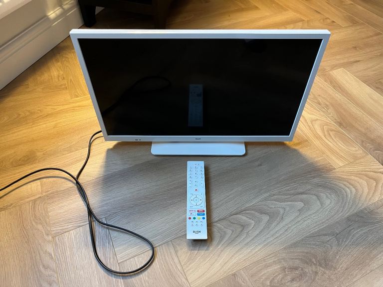 Bush 24 inch TV DVD built in