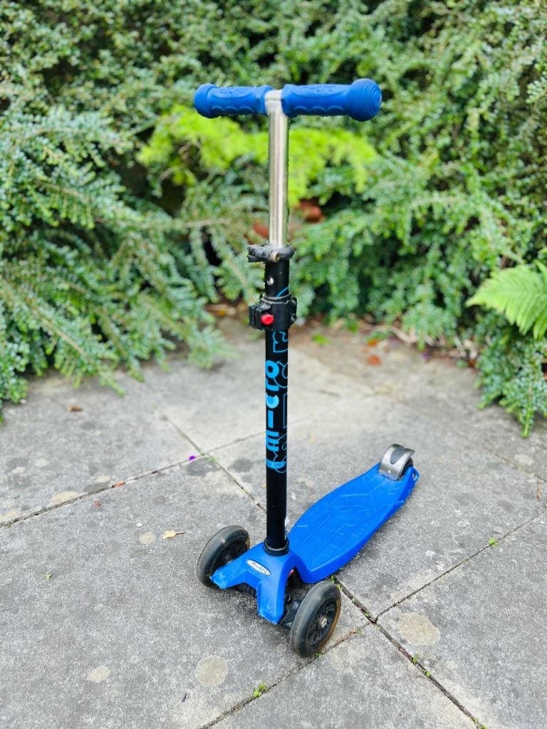 Micro Maxi Micro Plus Scooter – Blue, Good Condition