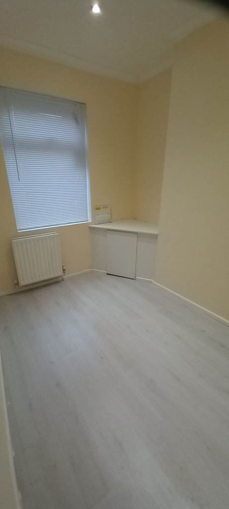 **LET BY**3 BED**MID TERRACED HOUSE**LONDON ROAD**CHESTERTON**