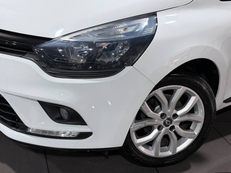 2017 Renault Clio 1.2 16V Play 5dr HATCHBACK PETROL Manual