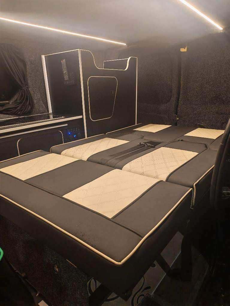 Vauxhall, VIVARO 2015 Sportive Campervan