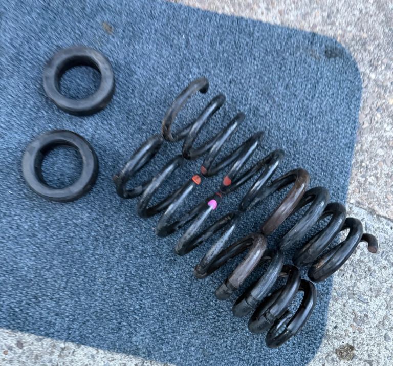 Ford Focus Mk1/ st170/ Genuine Ford Rear Springs