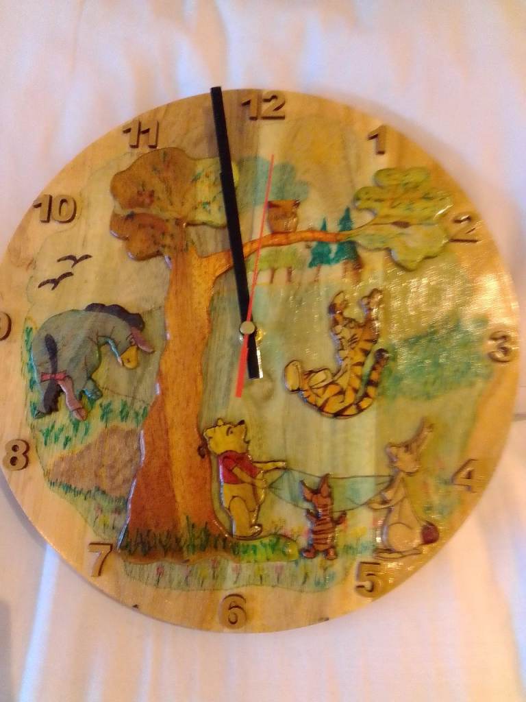 Winnie the Pooh characters clock 