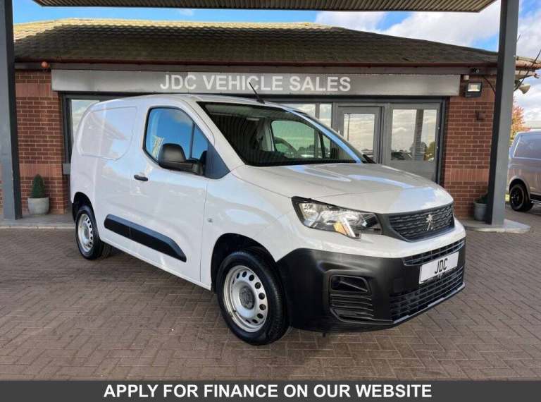 2024 Peugeot Partner 1000 1.5 BlueHDi 100 Professional Premium + Van PANEL VAN DIESEL Manual