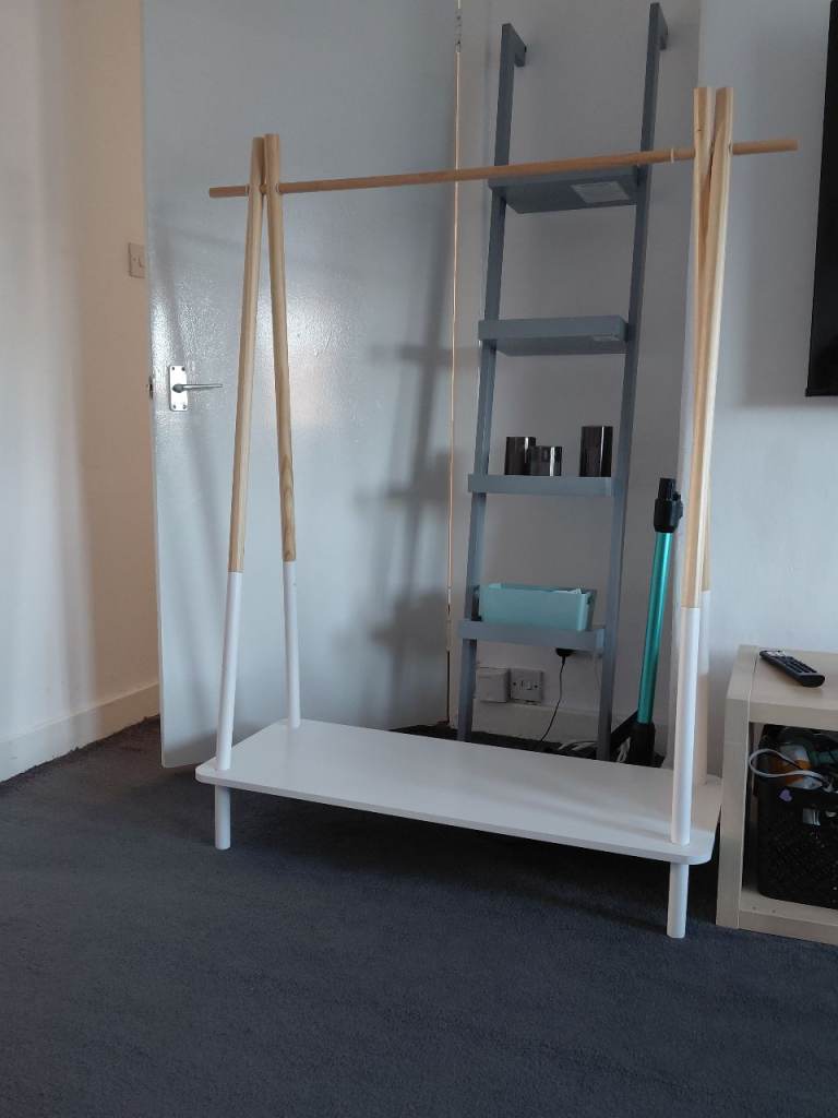 Montessori Clothes Rail