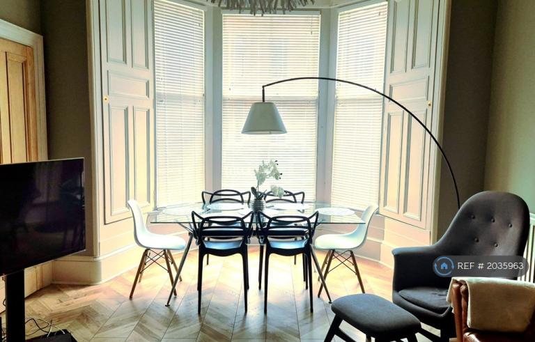 4 bedroom flat in Edinburgh, Edinburgh, EH1 (4 bed) (#2035963)