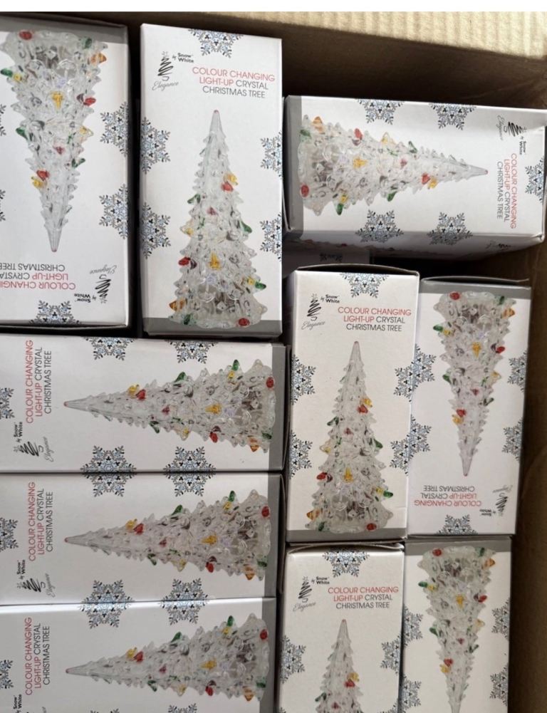 Colour Changing Light-Up Crystal Christmas Tree – NEW