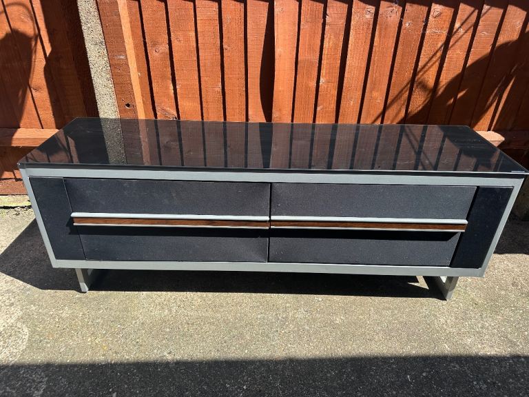 Breathe 1.5m tv stand 