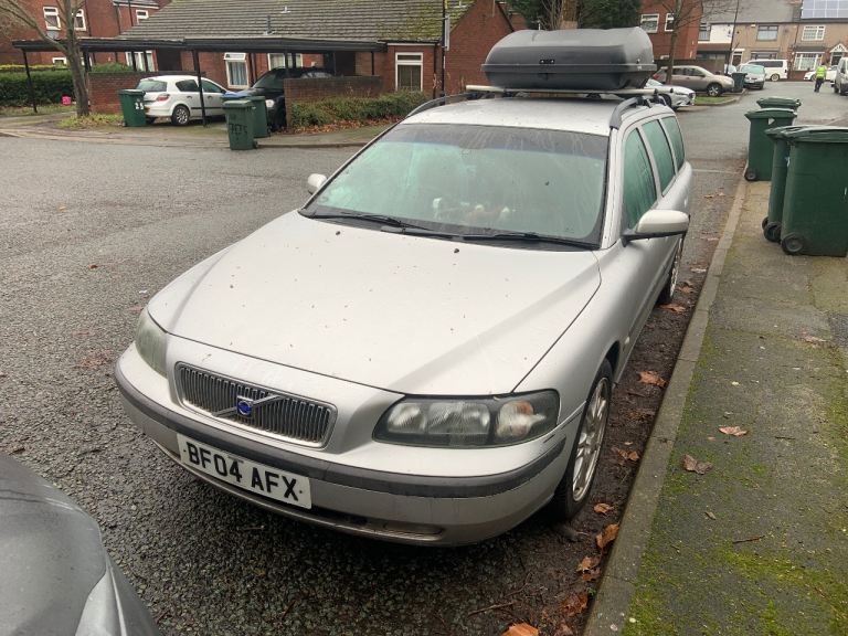 Volvo, V70, Estate, 2004, Manual, 2435 (cc), 5 doors