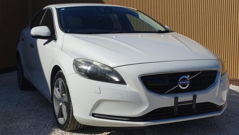 VOLVO V40 1.6 T4 SE Lux Nav White Auto Petrol 2013