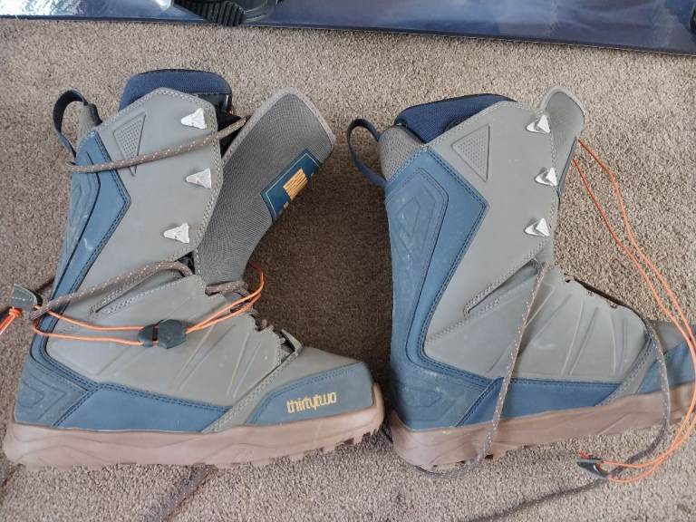 Snowboard boots 