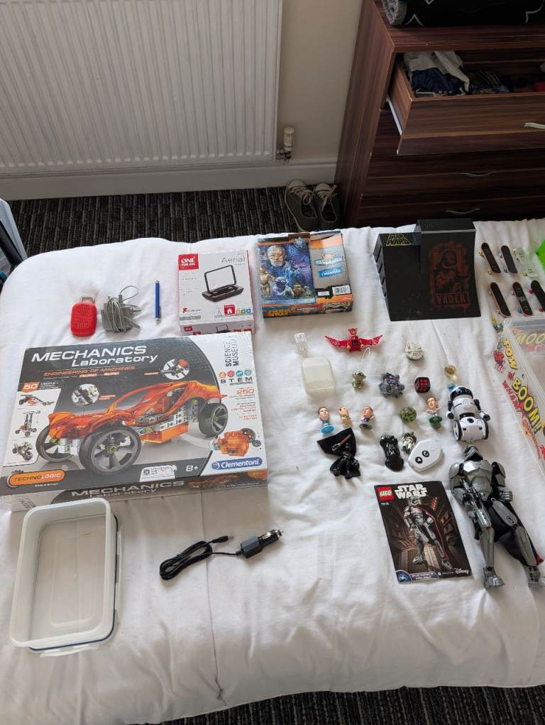 Large Toy Bundle - STEM Kits, Star Wars, Solar Robot, Fingerboards (30+ Items)
