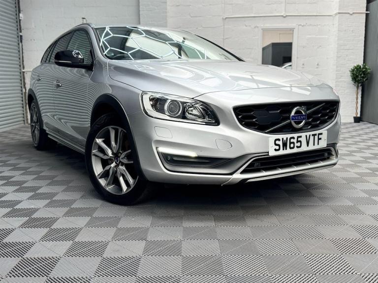 2016 Volvo V40 Cross Country 2.0 D4 Lux Nav Euro 6 (s/s) 5dr Estate Diesel Manual