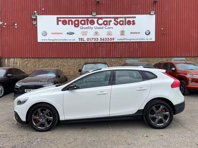 2014 Volvo V40 Cross Country 1.6 D2 Lux Powershift Euro 5 (s/s) 5dr Diesel