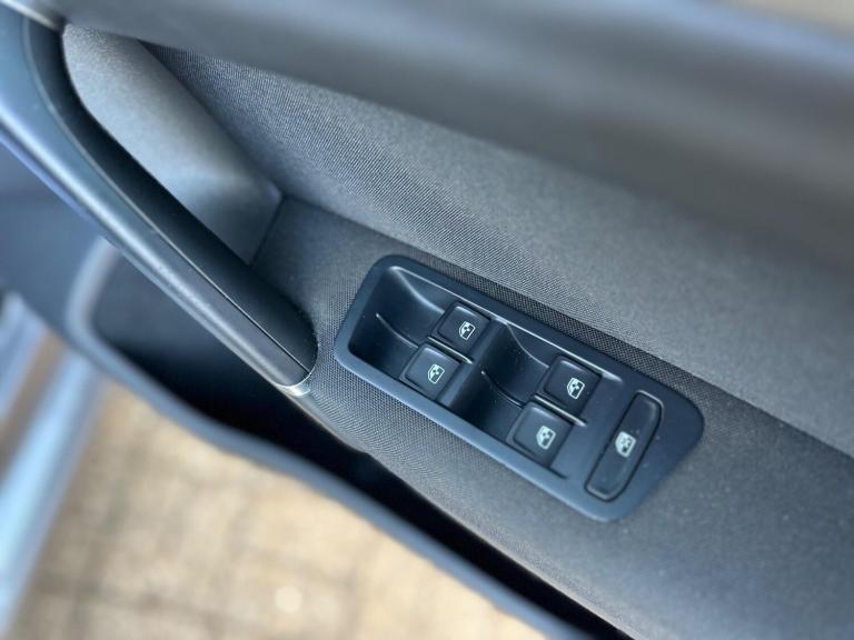 2015 Volkswagen Golf SV 1.4 TSI SE 5dr DSG MPV PETROL Automatic